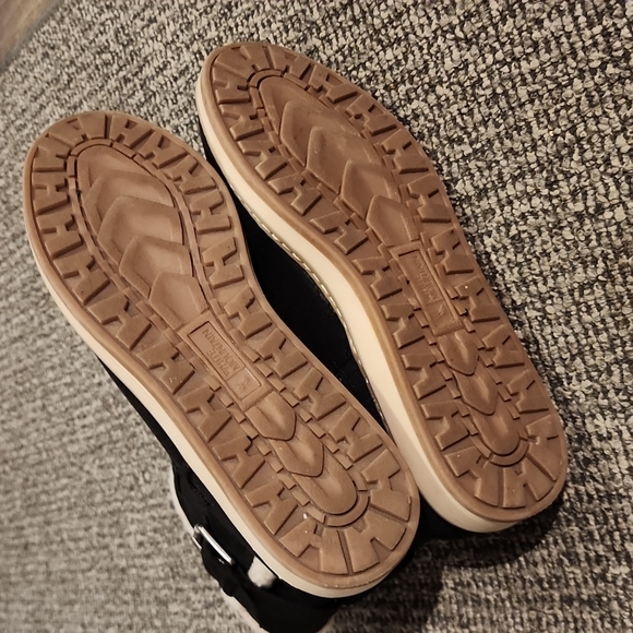 Womans White mountain faux fur boots black size 6 1/2 - Picture 5 of 8